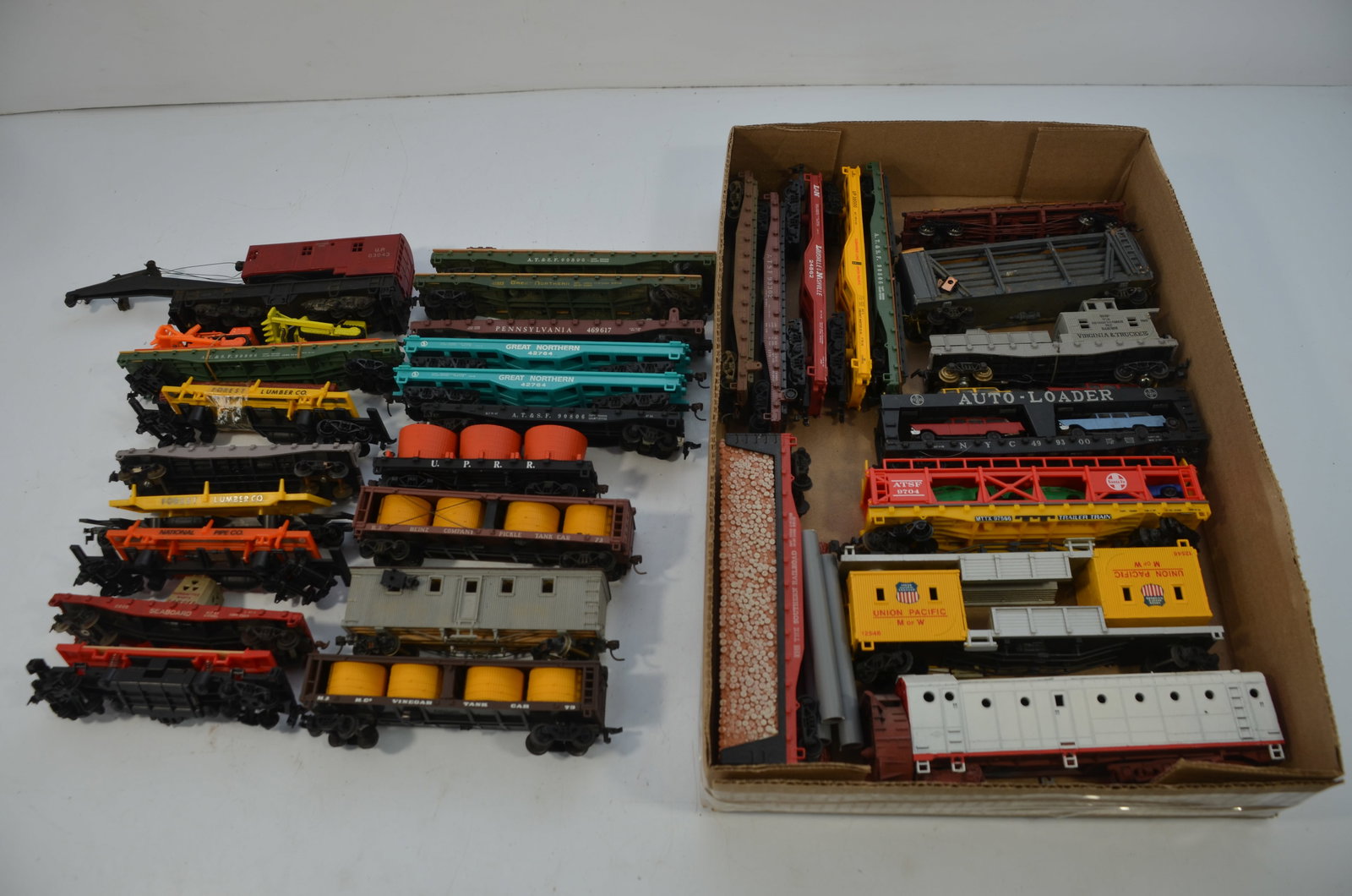 32 Assorted Flat Cars, Auto Racks, Pickle Cars, and MOW Cars-HO scale (1 of 5)