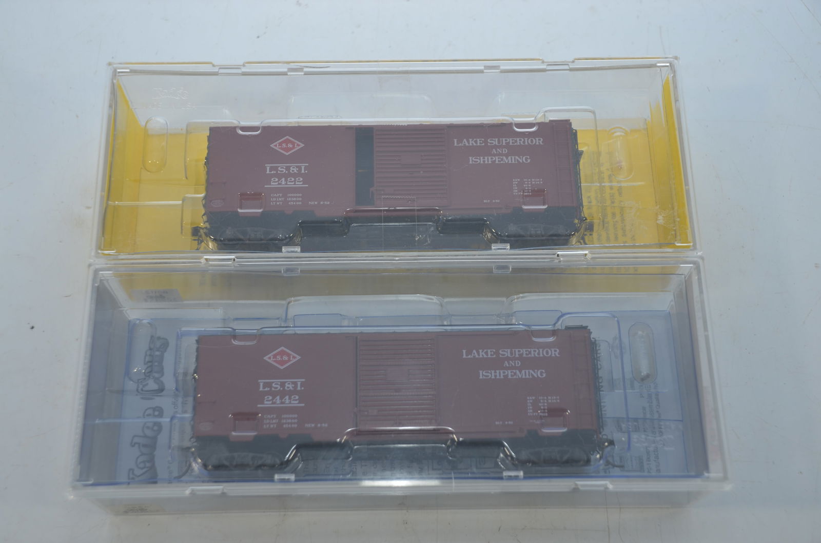 Lake Superior and Ishpeming RR Boxcar Pair-Kadee-New In Box (1 of 2)