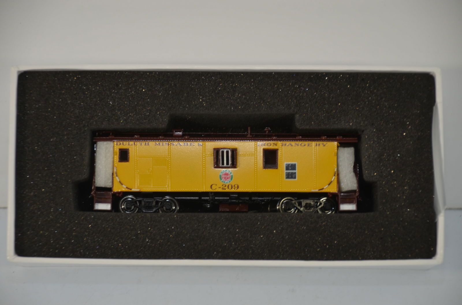 Duluth Missabe and Iron Range RR Bay Window Caboose C-209. Overland Brass Models (1 of 5)