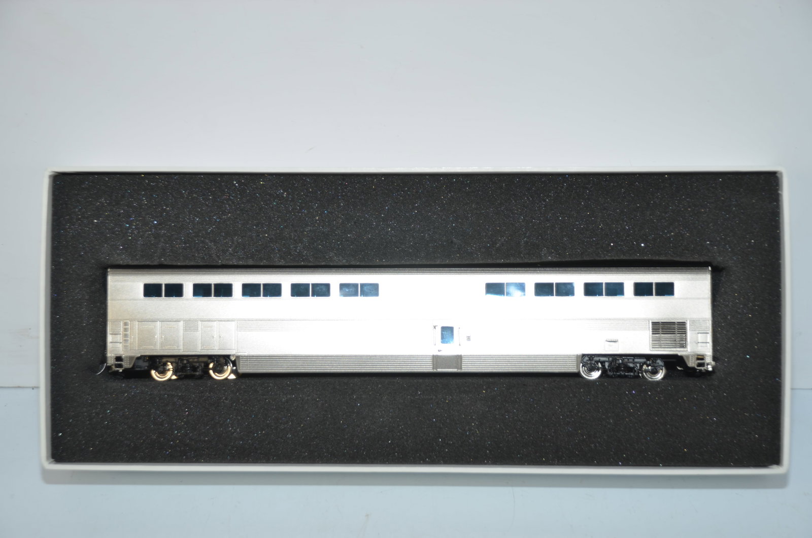 Amtrak Superliner Diner Car-Overland Brass Models (1 of 5)