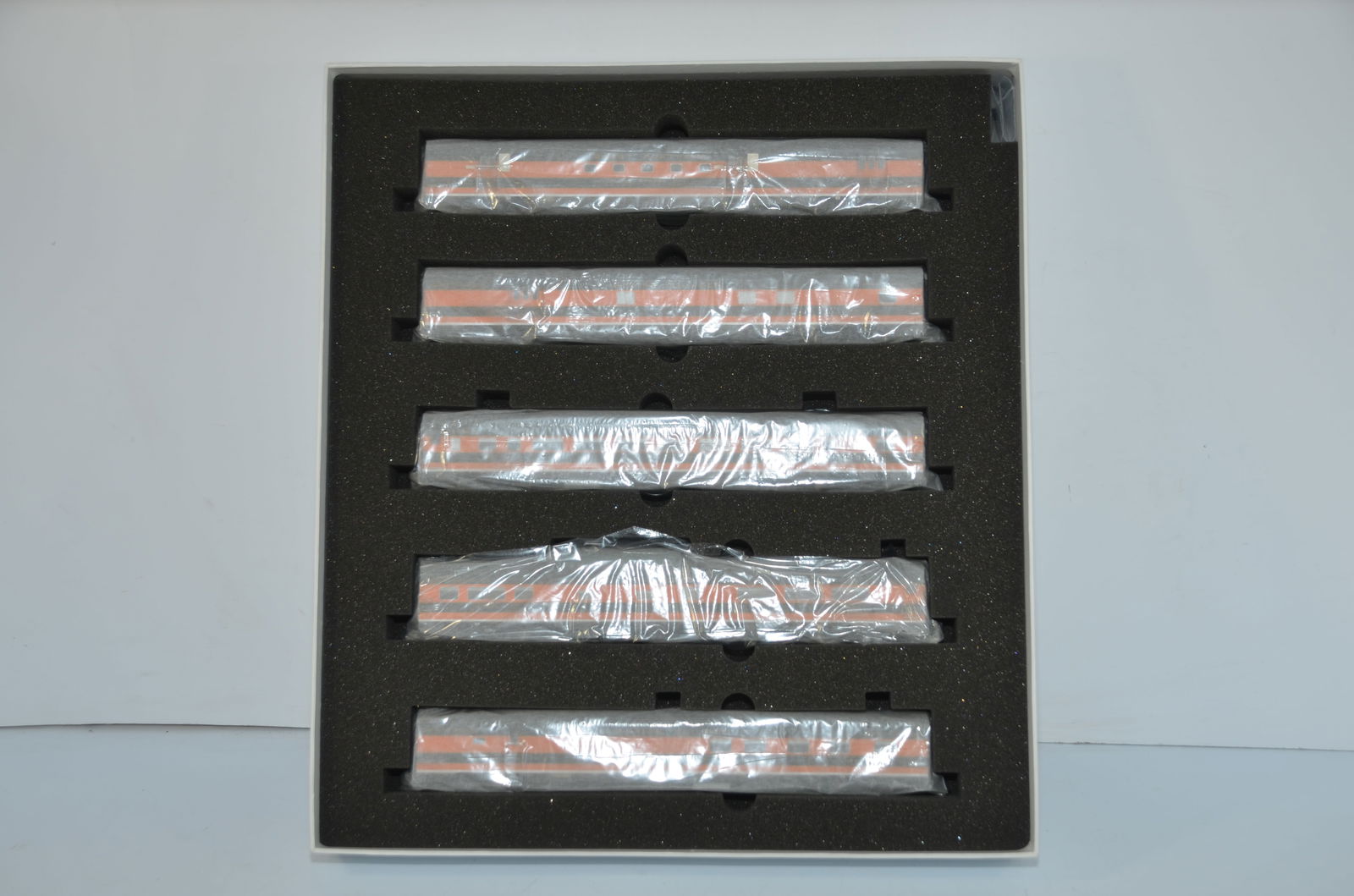 Great Northern RY 1955 Empire Builder Brass 5 Car Set-Challenger Imports Ltd (1 of 20)