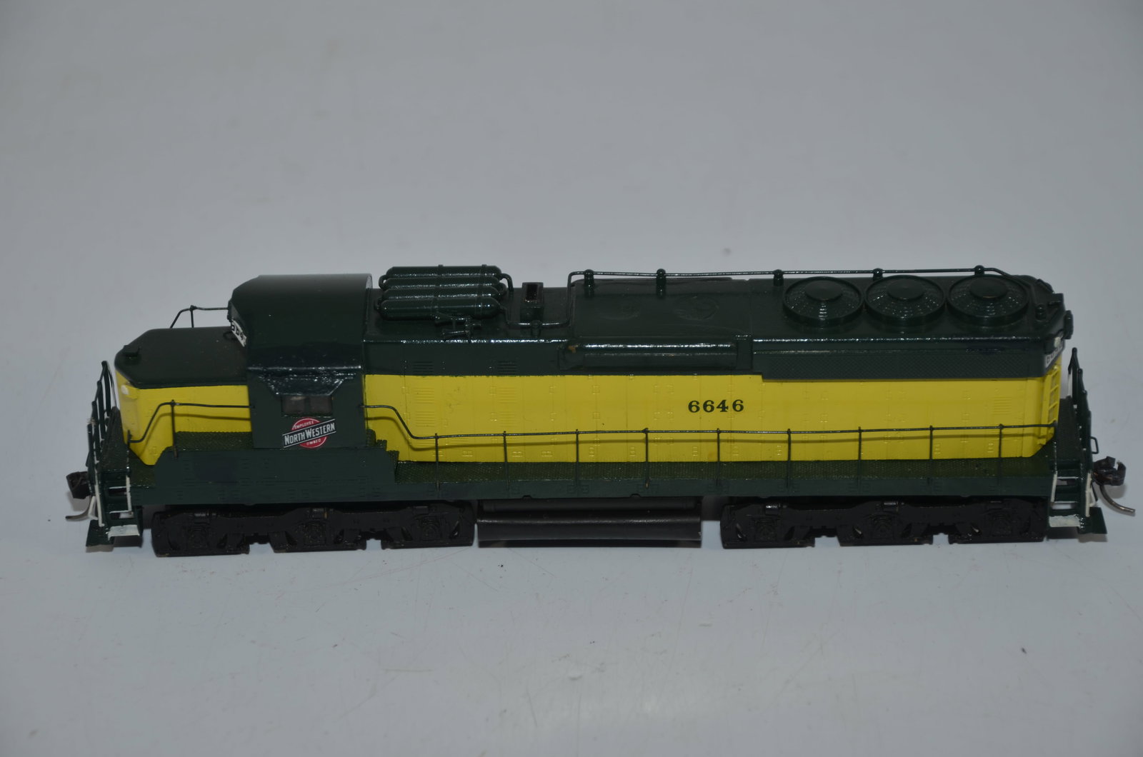 Chicago and Northwestern RY SD24 Diesel Locomotive #6646-Hallmark Brass Models (1 of 7)