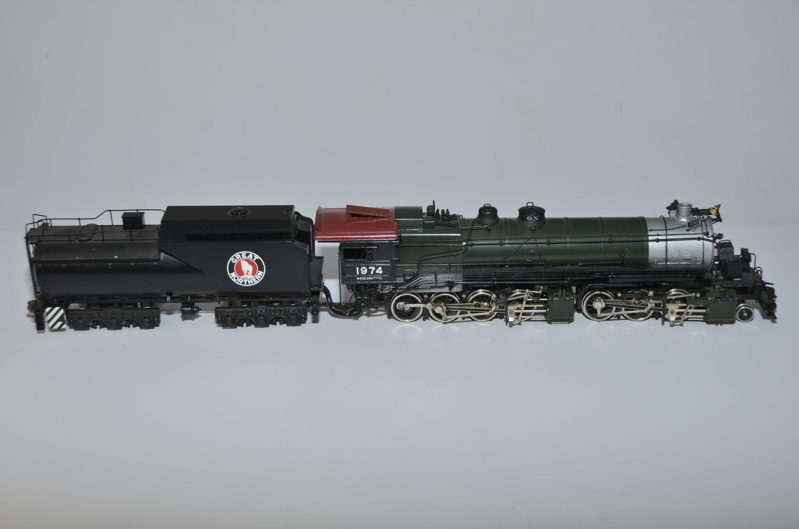 Great Northern Rr 4 8 4 Steam Locomotive Challenger Brass