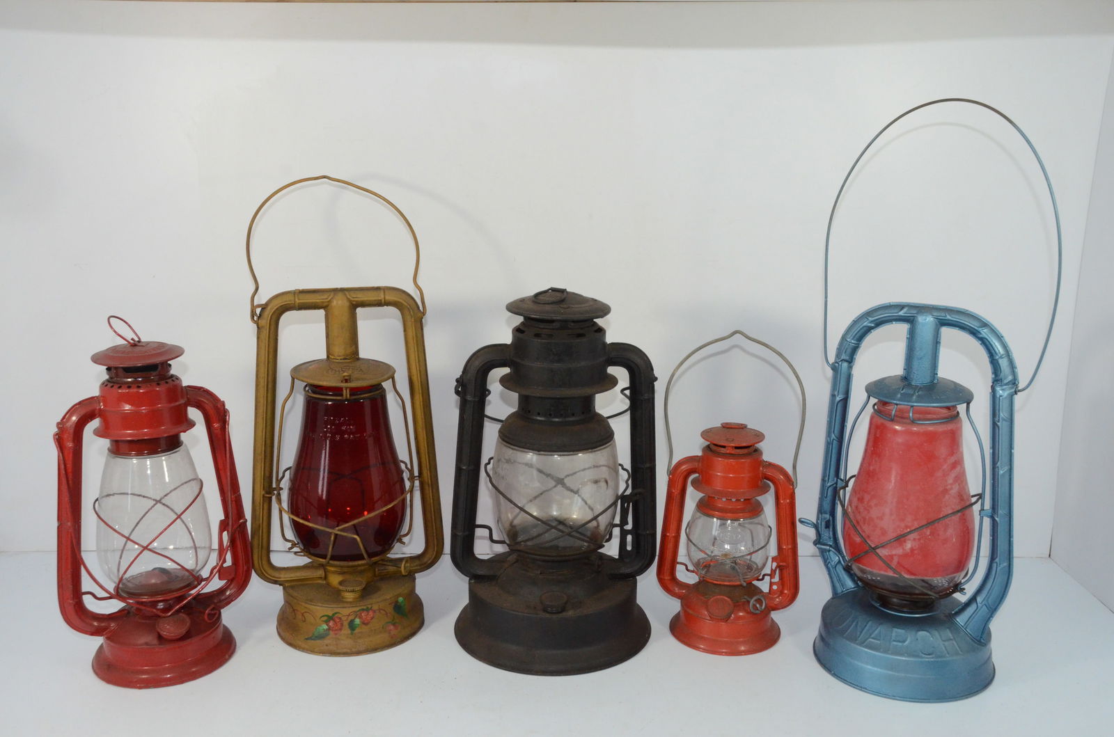 Five Dietz Tubular Lanterns (1 of 7)