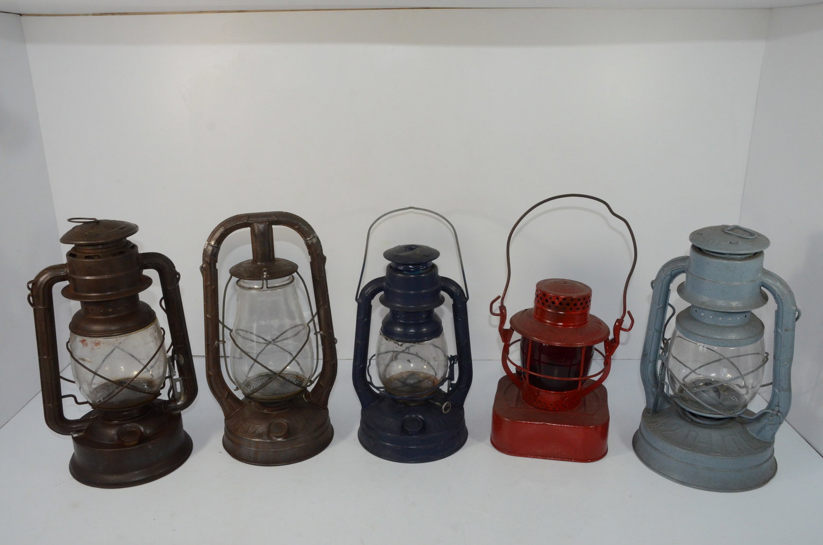 Five Dietz Tubular Lanterns (1 of 7)