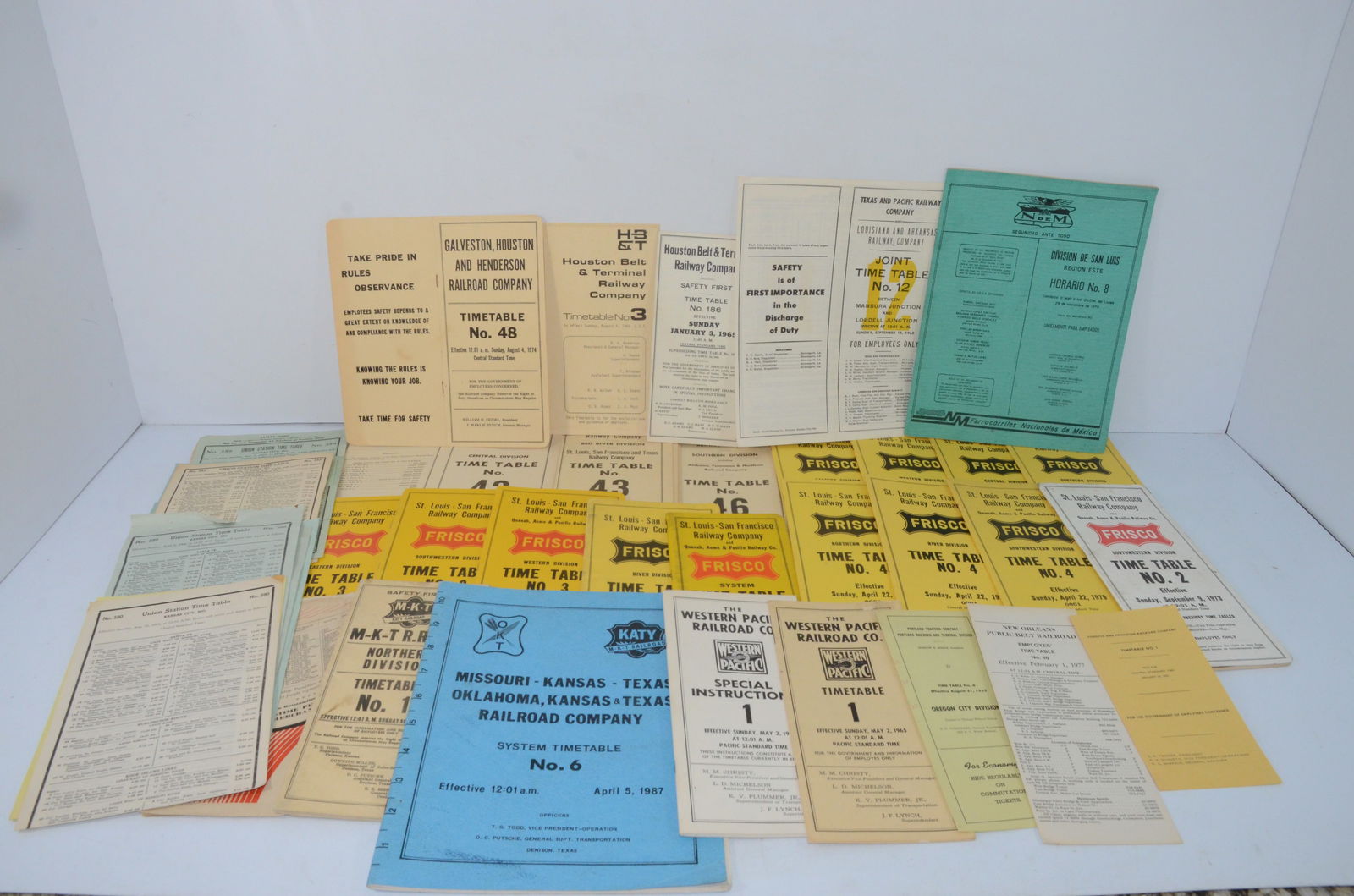 Southern/Western USA RR Employee Timetable Lot-42 Total Timetables (1 of 5)
