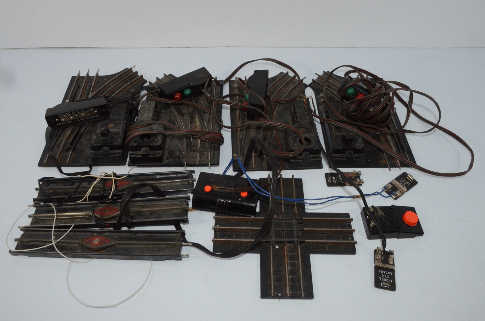 Lionel O Gauge Switch Lot (1 of 5)