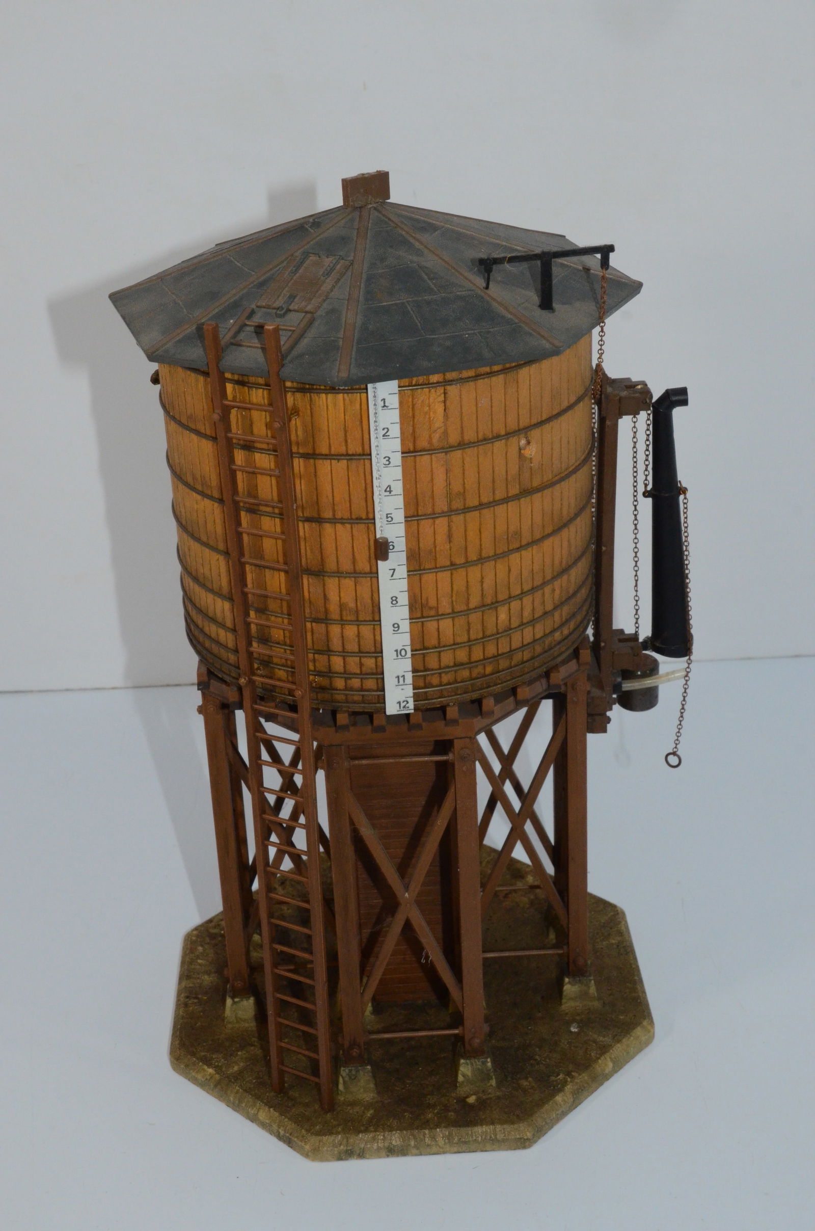 G Gauge Water Tower-Working Model! (1 of 6)