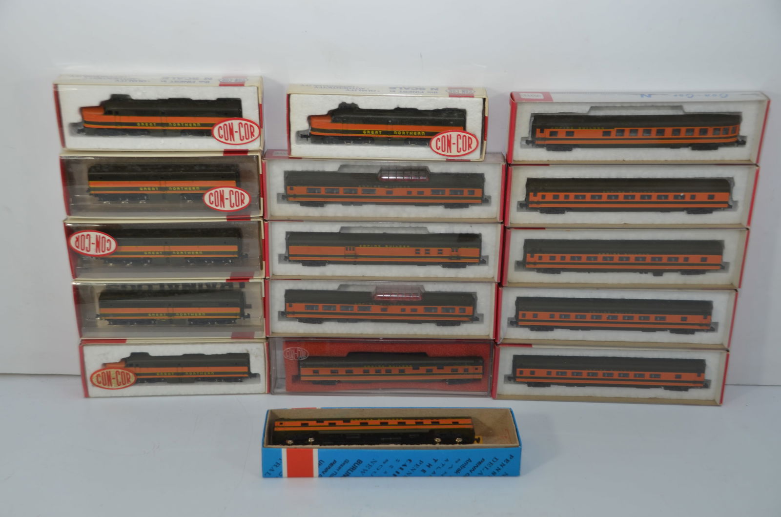 Great Northern RR Empire Builder N Scale 15 Unit Passenger Train Set-Con Cor Models (1 of 5)