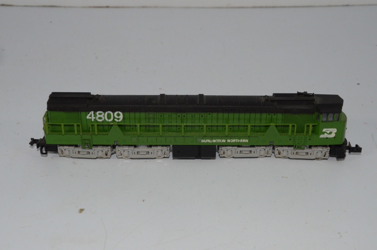 Burlington Northern RR U50 Diesel Locomotive #4809-N Scale-Con-Cor: This is a Burlington Northern Railroad U50 diesel locomotive #4809 in N scale, made by Con-Cor. It is used, but has been tested and runs well. Comes in the original box!