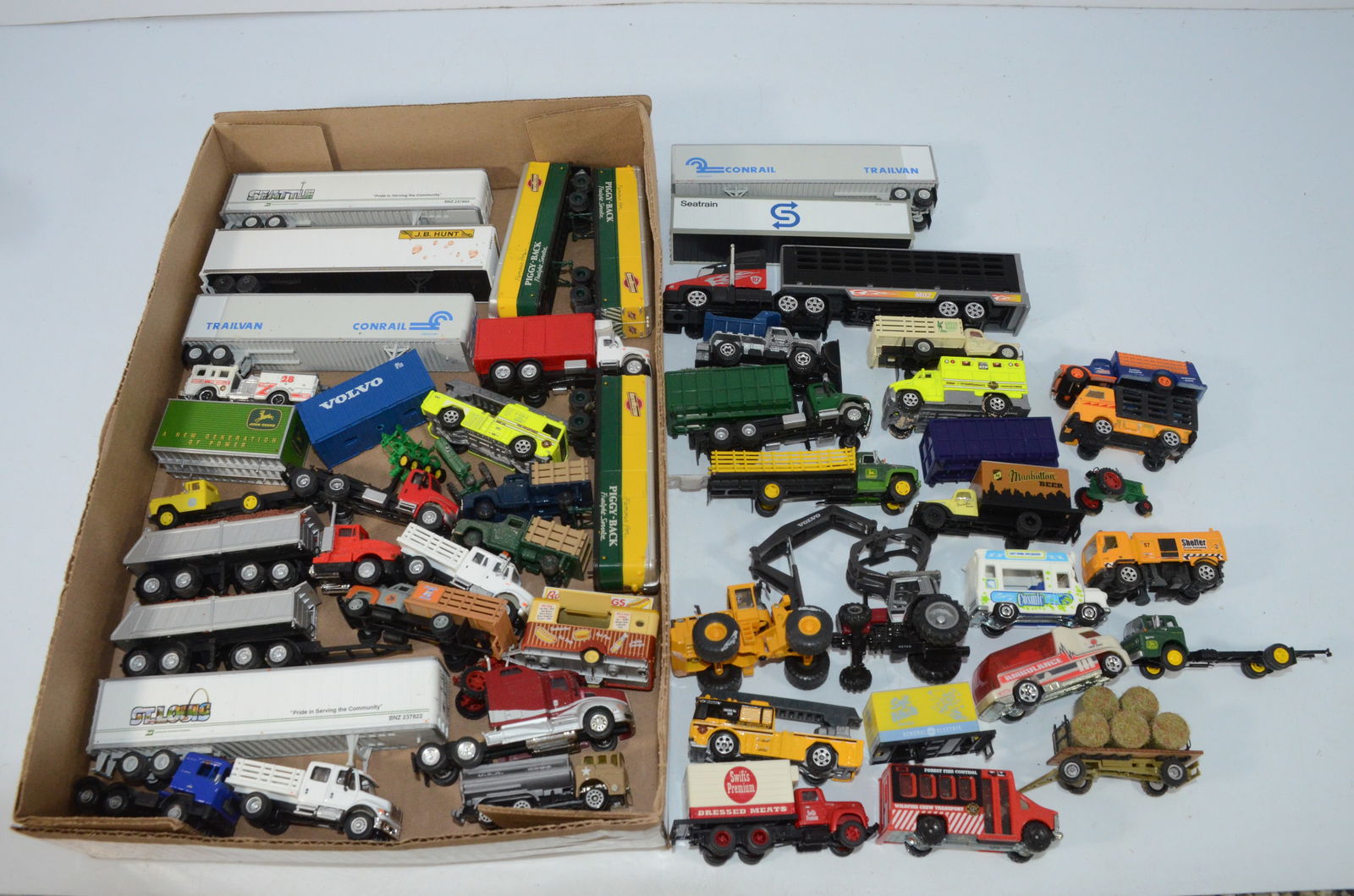 Over 50 HO Scale Trucks, Trailers, Farm Vehicles, and Containers (1 of 5)