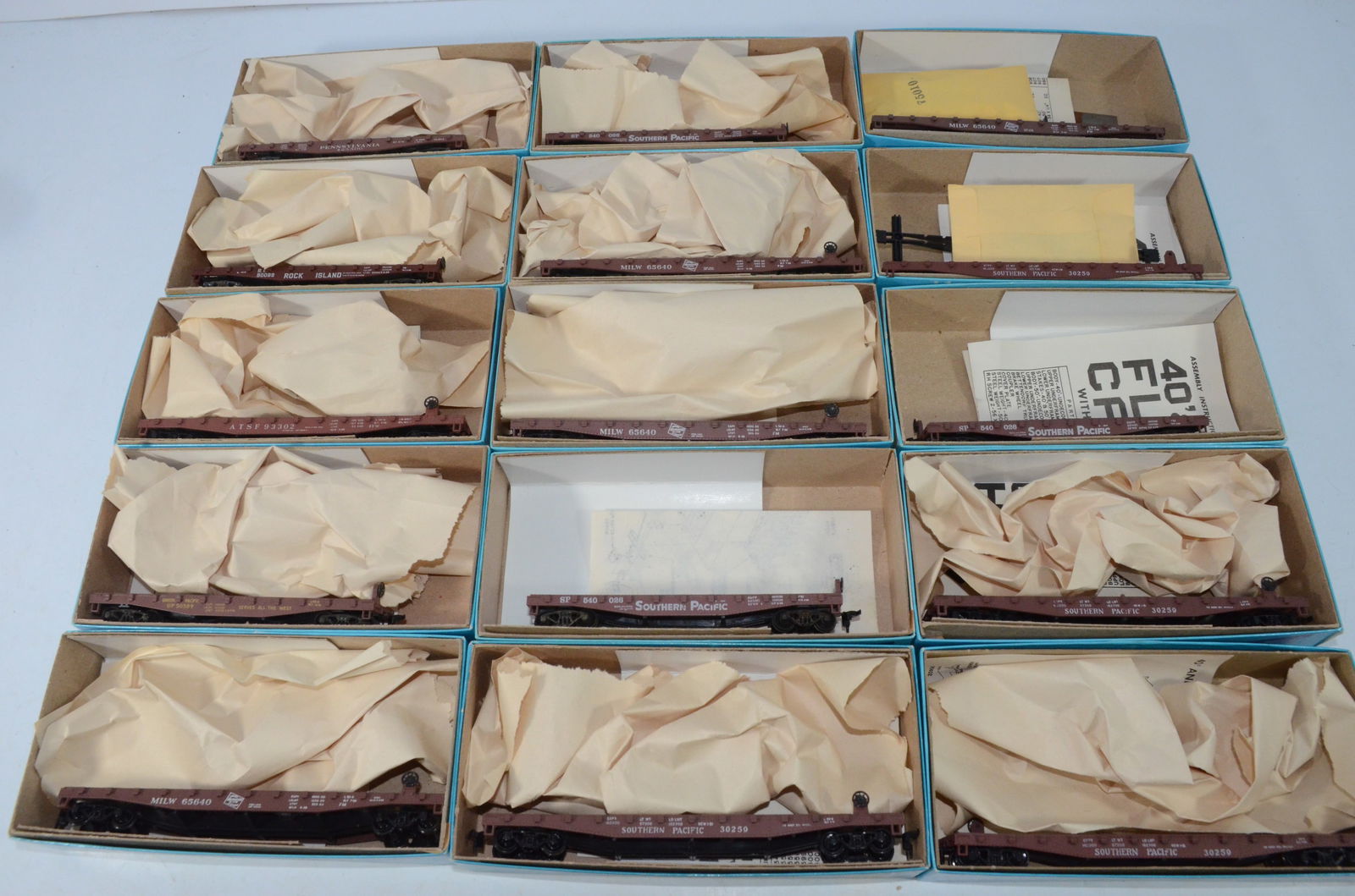 15 Assorted 40 and 50 Foot Flat Cars-Athearn Blue Box-HO Scale (1 of 6)