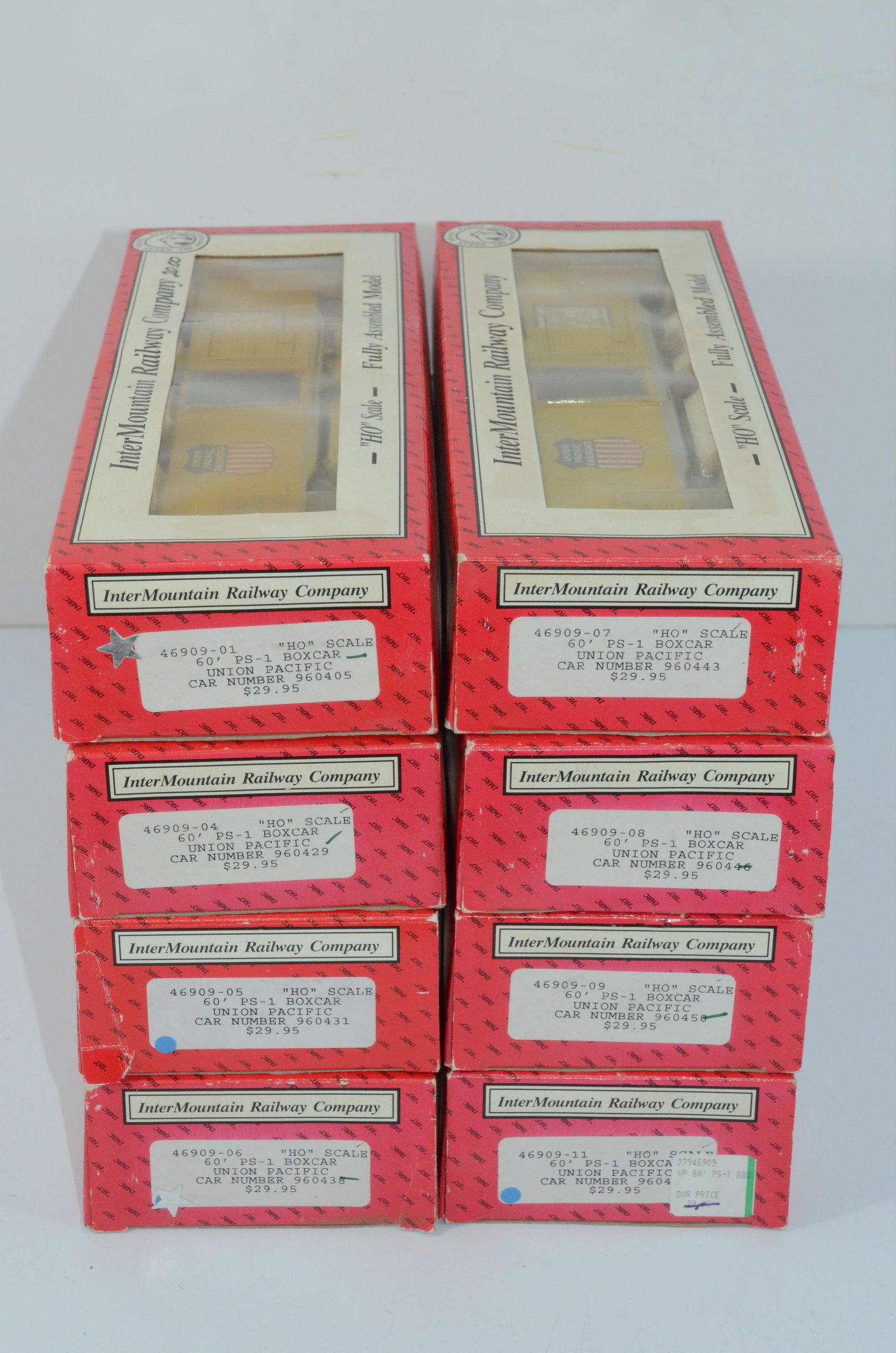 Union Pacific RR 8 Car 60 Foot PS-1 Boxcar Set-Intermountain Railway-HO Scale (1 of 4)