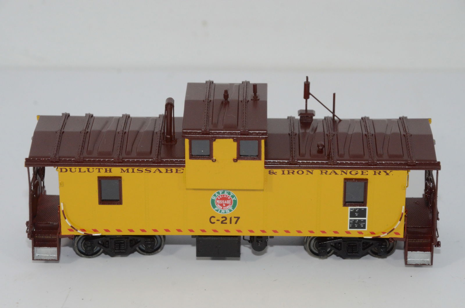 Duluth Missabe and Iron Range RR Extended Vision Caboose-Overland Brass-HO Scale (1 of 7)
