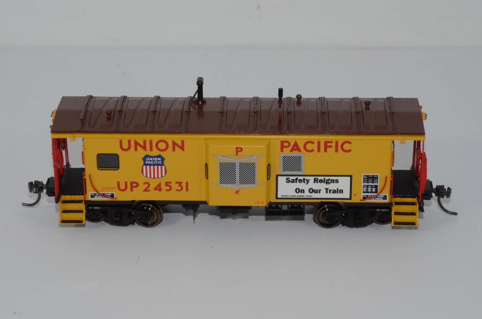Union Pacific RR CA-13 Caboose-Overland Brass Models-HO Scale (1 of 7)