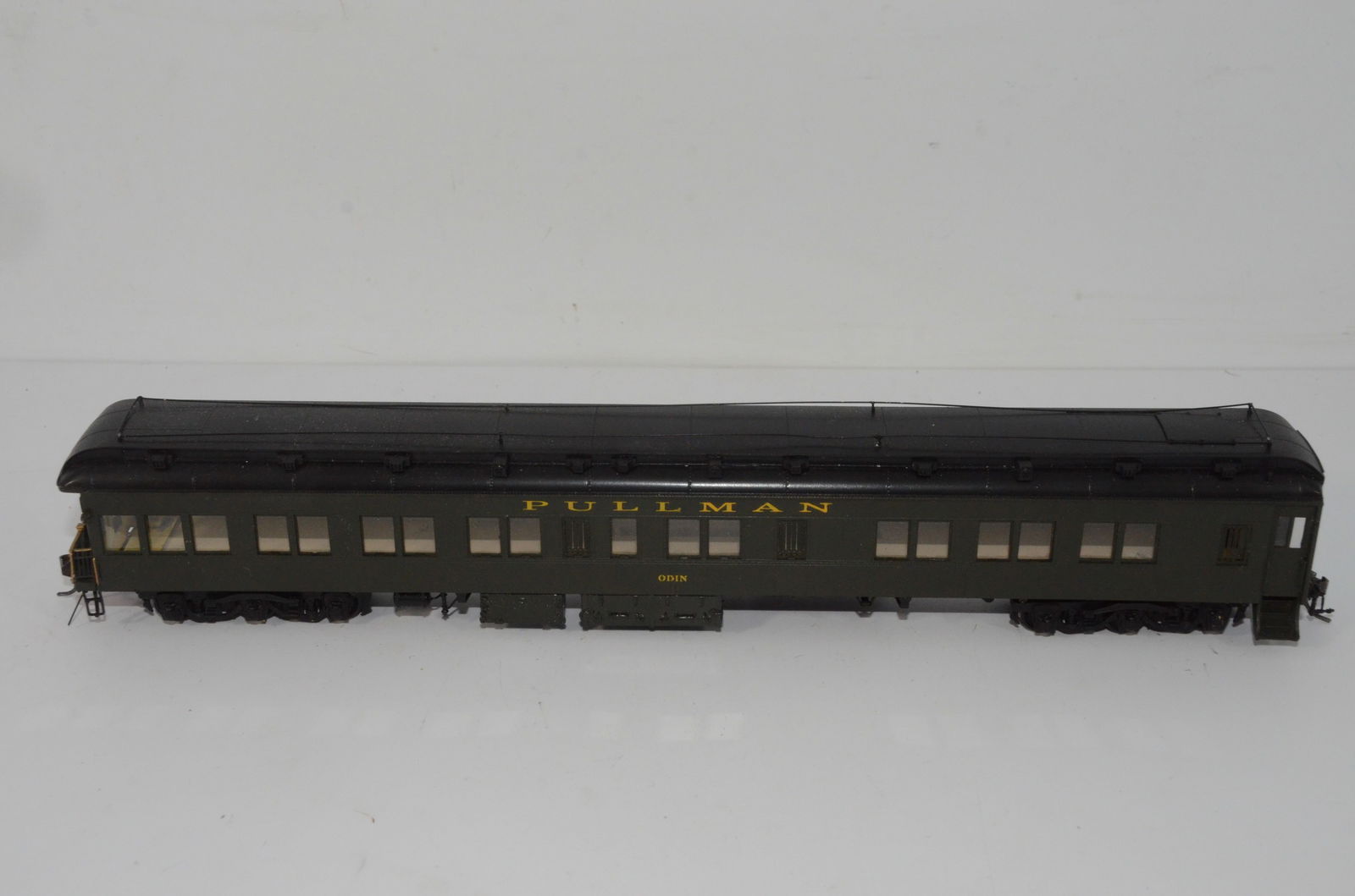 Chicago and Northwestern RR Heavyweight Passenger Car Pair-M.S. Models-HO Scale (1 of 12)