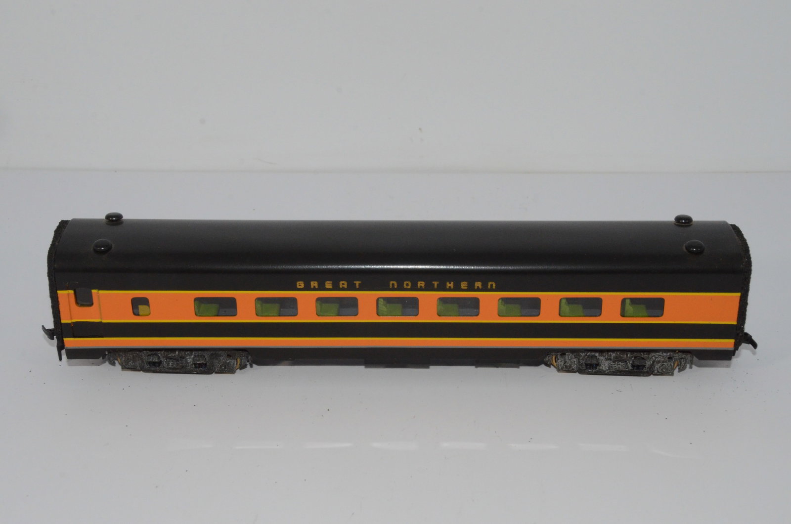 Great Northern RR Coach Car-Tenshodo-HO Scale: This is a Great Northern Railroad brass coach car in HO scale. Complete with interior details! Made in Japan by Tenshodo Brass Models. New in the original box.