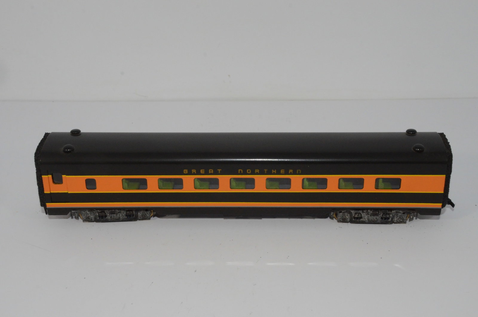 Great Northern RR Coach Car-Tenshodo-HO Scale: This is a Great Northern Railroad brass coach car in HO scale. Complete with interior details! Made in Japan by Tenshodo Brass Models. New in the original box.