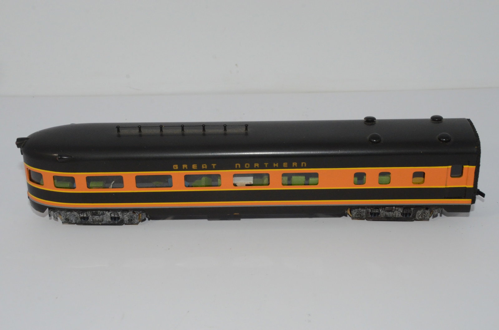 Great Northern RR Observation Car-Tenshodo-HO Scale: This is a Great Northern Railroad brass observation car in HO scale. Complete with interior details! Made in Japan by Tenshodo Brass Models. New in the original box.