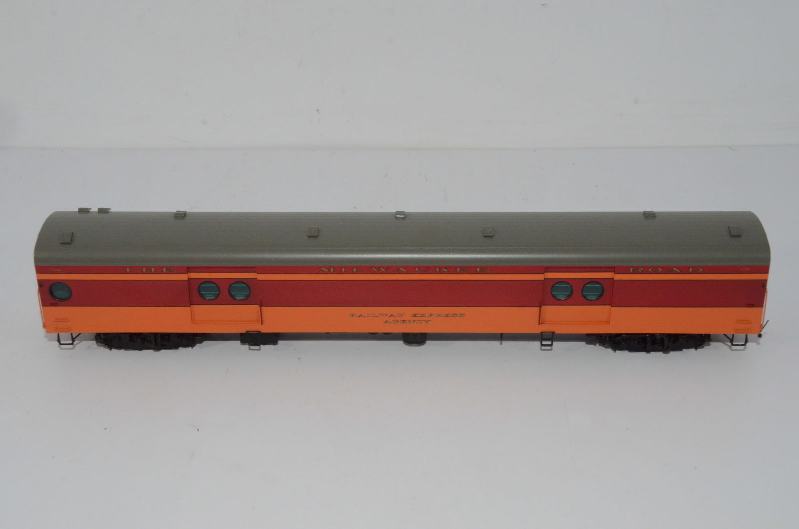 Milwaukee Road RR Baggage Car-Overland Brass Models-HO Scale (1 of 5)