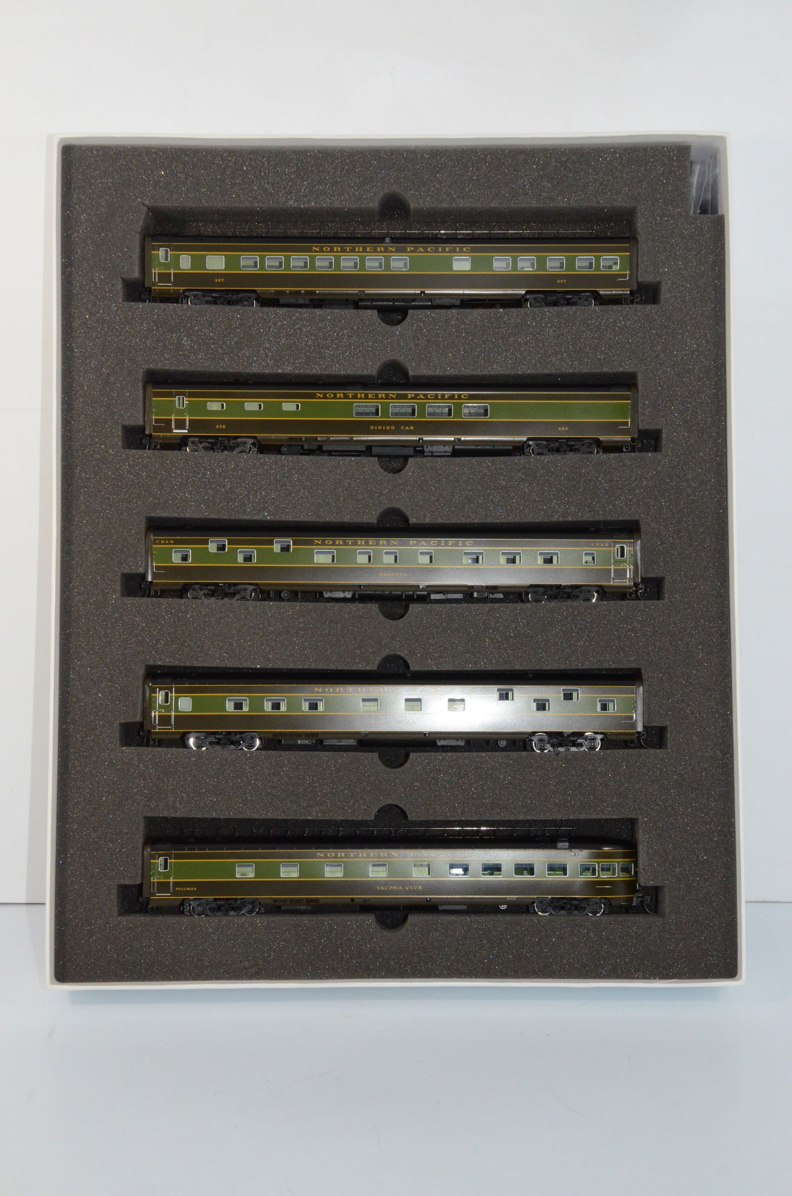 Northern Pacific RR 1948 North Coast Ltd 5 Car Psgr Set-Challenger Brass-HO Scale (1 of 15)