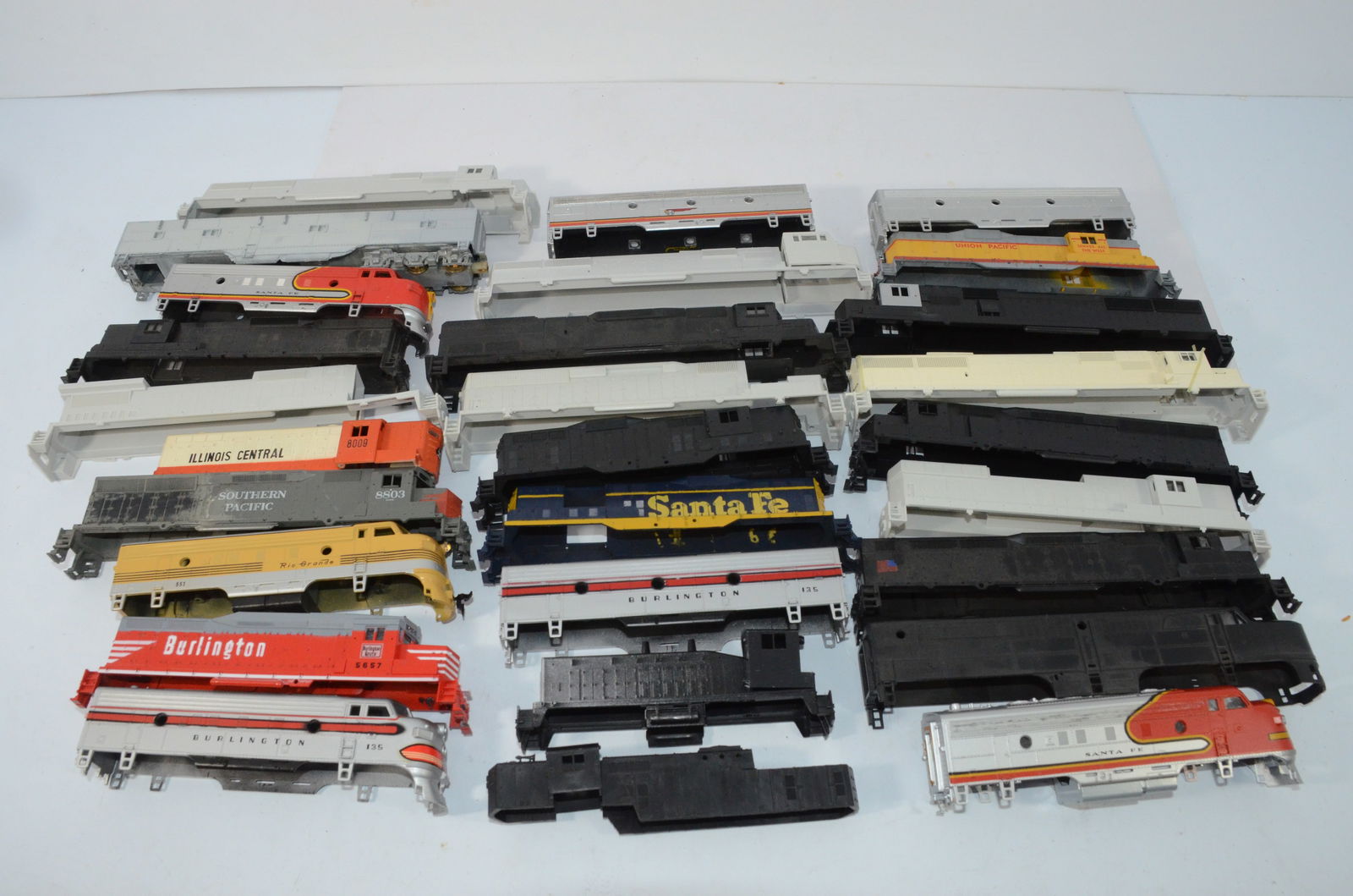 28 Mixed HO Scale Locomotive Shells (1 of 7)