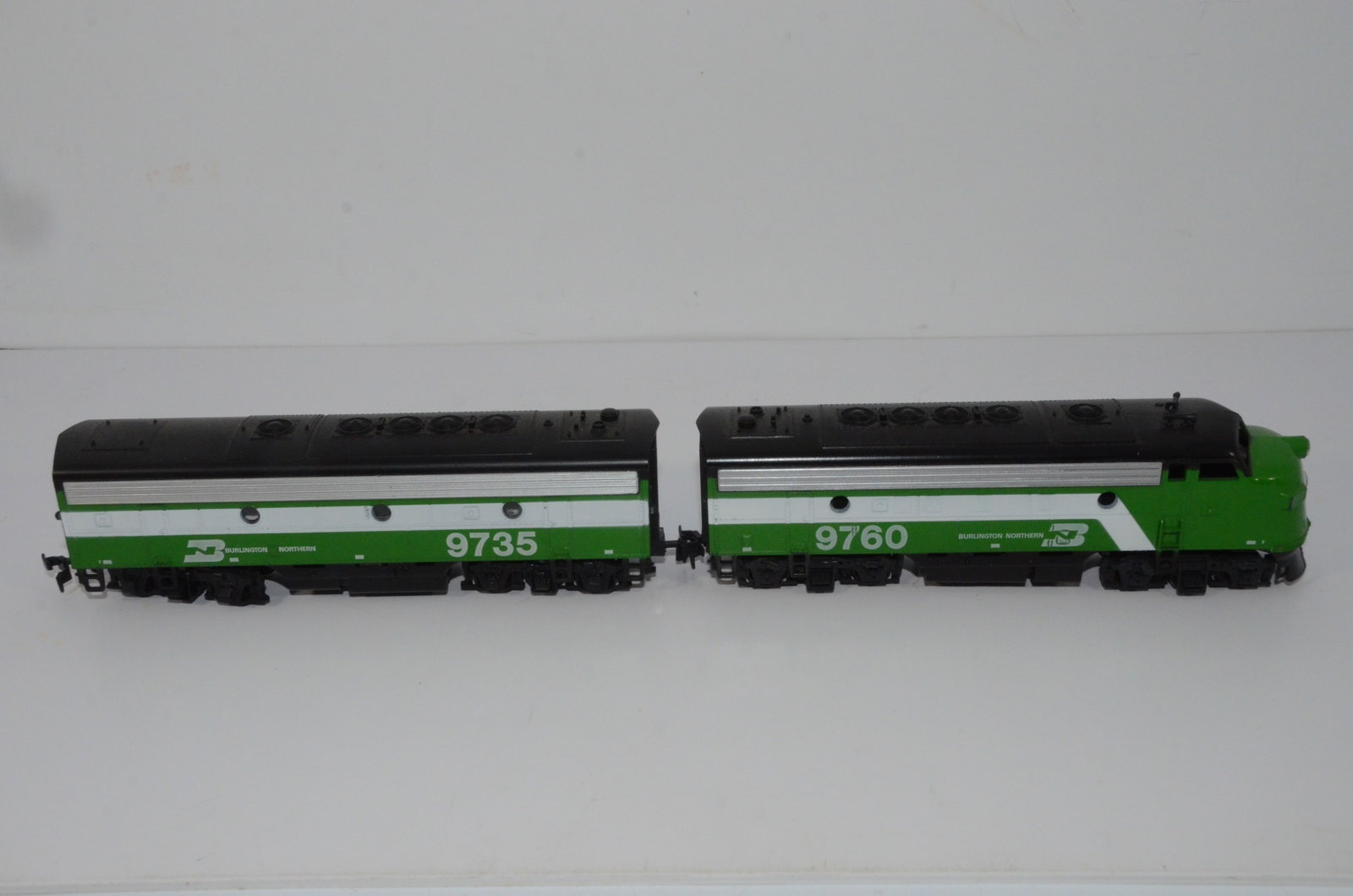 Burlington Northern RR F7A/B Diesel Locomotive Set-Athearn-HO Scale: This is a Burlington Northern Railroad F7A/B diesel locmotive set in HO scale. Made by Athearn, there are is a powered A unit, numbered 9760, that has been tested, and runs well. The B unit is an unpo