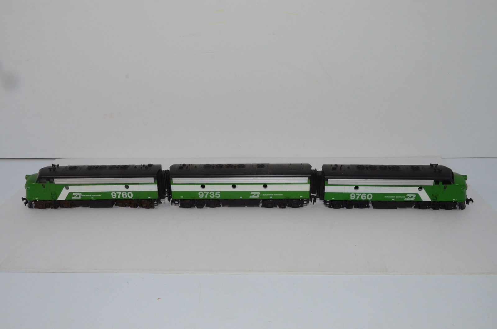 Burlington Northern RR F7A/B/A Diesel Locomotive Set-Athearn-HO Scale (1 of 8)