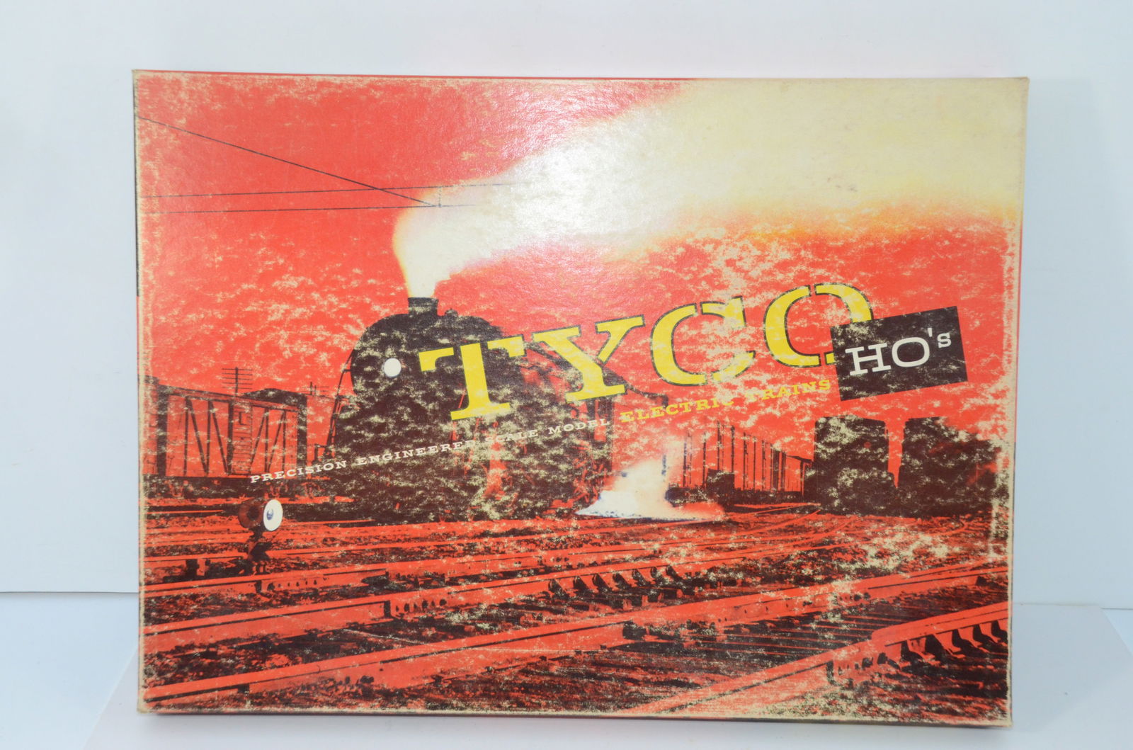 Burlington RR/DRGW RR Eight  F9A/B/B/A Locomotive Passenger Set-Tyco-HO Scale (1 of 6)