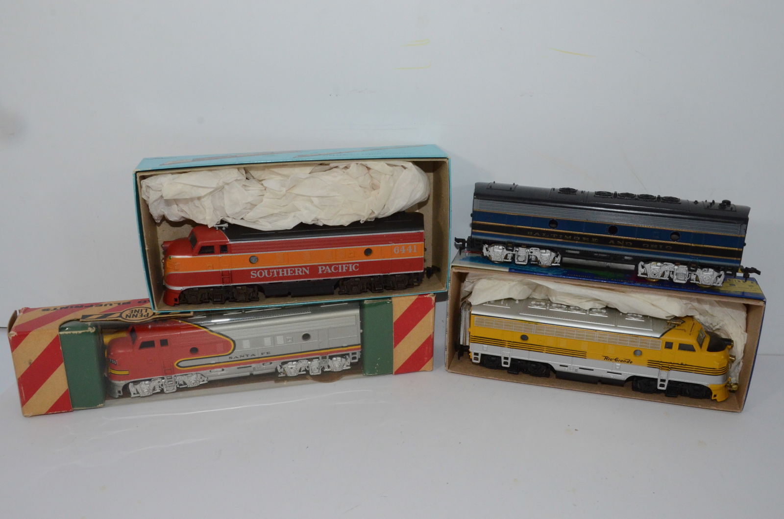 Four Mixed Locomotives-SP/ATSF/B&O/DRGW-HO Scale (1 of 3)