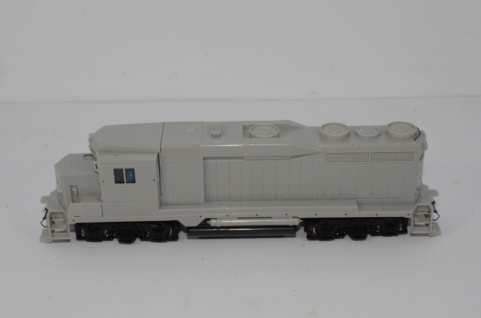 GP30 Diesel Locomotive-Bachman Spectrum-HO Scale (1 of 7)