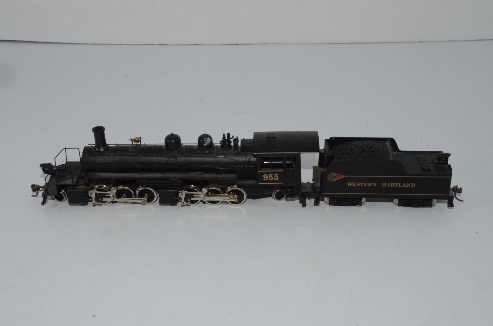 Western Maryland RR 2-6-6-2 Steam Locomotive #955-DC-Mantua-HO Scale: This is a Western Maryland Railroad 2-6-6-2 steam locomotive #955 in HO scale, made by Mantua. Used, but has been tested and runs well. Does not come with its original box.