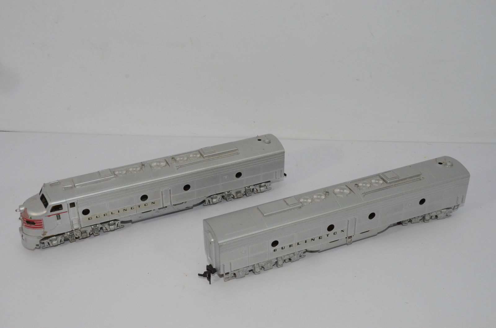 Chicago Burlington and Quincy RR E9A/B Diesel Locomotive Set-HO Scale (1 of 5)