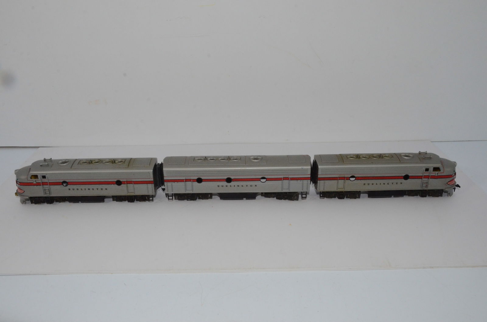 Chicago Burlington and Quincy RR F9A/B/A Diesel Loco Set-Tenshodo-HO Scale (1 of 10)