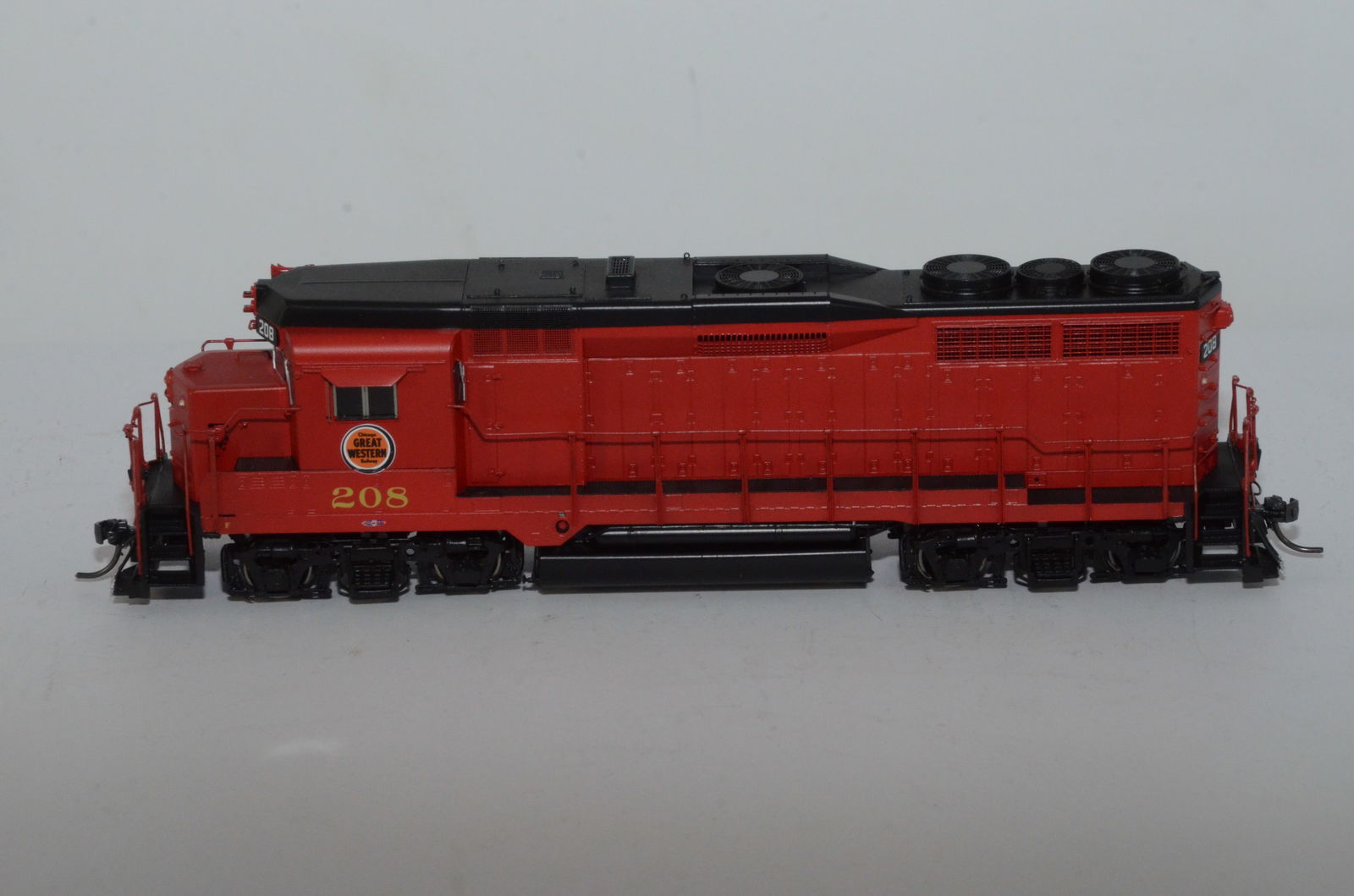 Chicago Great Western RR GP30 Diesel Locomotive-Overland Brass Models-HO Scale (1 of 6)