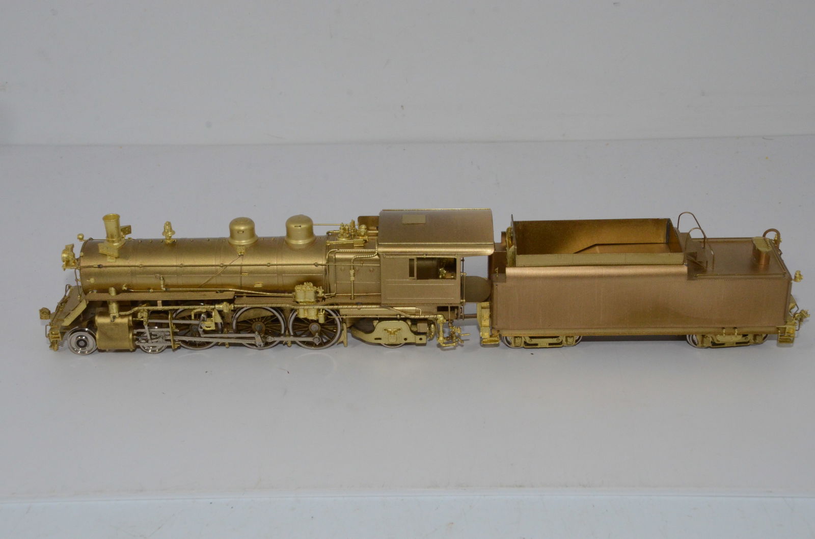 Great Northern RR 4-6-2 H-6 Steam Locomotive-Oriental Limited Brass-HO Scale (1 of 7)