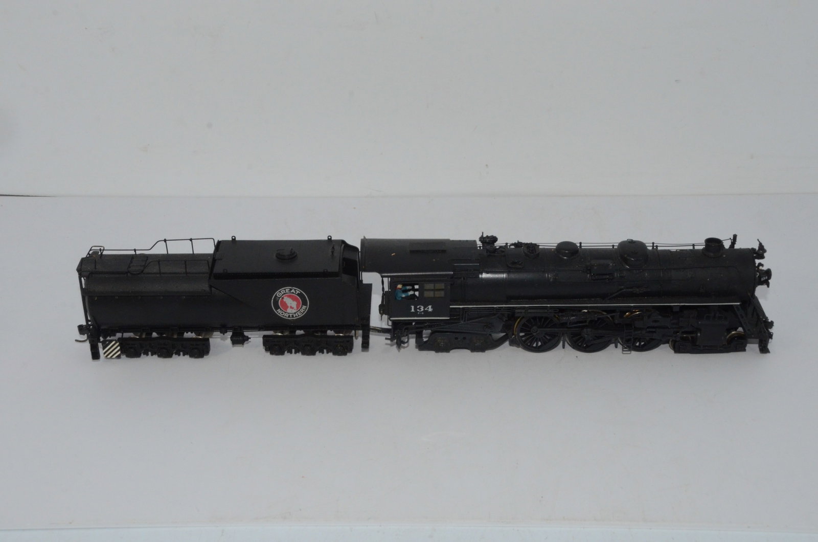Great Northern RR 4-6-4 Steam Locomotive-United Brass Models-HO Scale: This is a Great Northern Railroad 4-6-4 brass steam locomotive #134 in HO scale. Manufactured by United Brass Models. Used, but has been tested and runs well.