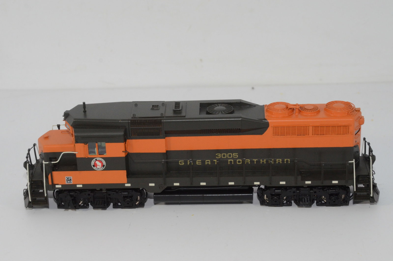Great Northern RR GP30 Phase II Diesel Locomotive-Challenger Brass-HO Scale: This is a Great Northern Railroad brass GP30 Phase II diesel locomotive #3005 in HO scale. Made in Korea by Samhongsa, and distributed by Challenger Brass Models. New in the original box. Tested and r