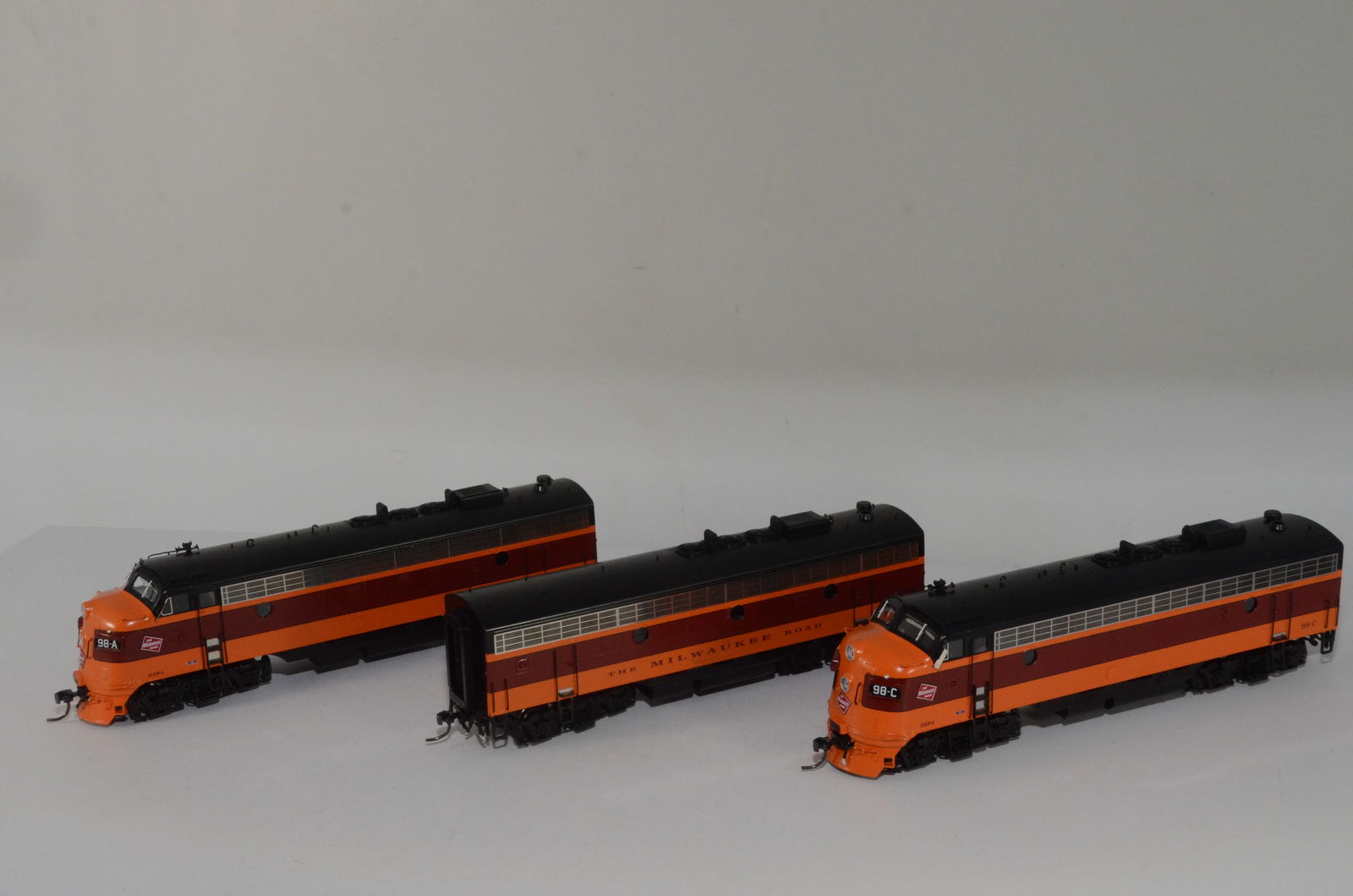 Milwaukee Road RR FP7A-B-A Diesel Locomotive Set-Division Point Brass-HO Scale (1 of 20)