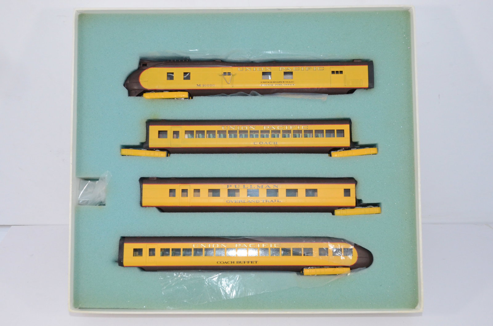 Union Pacific RR M10000 City of Salina Brass Set-AHM Models-HO Scale (1 of 9)