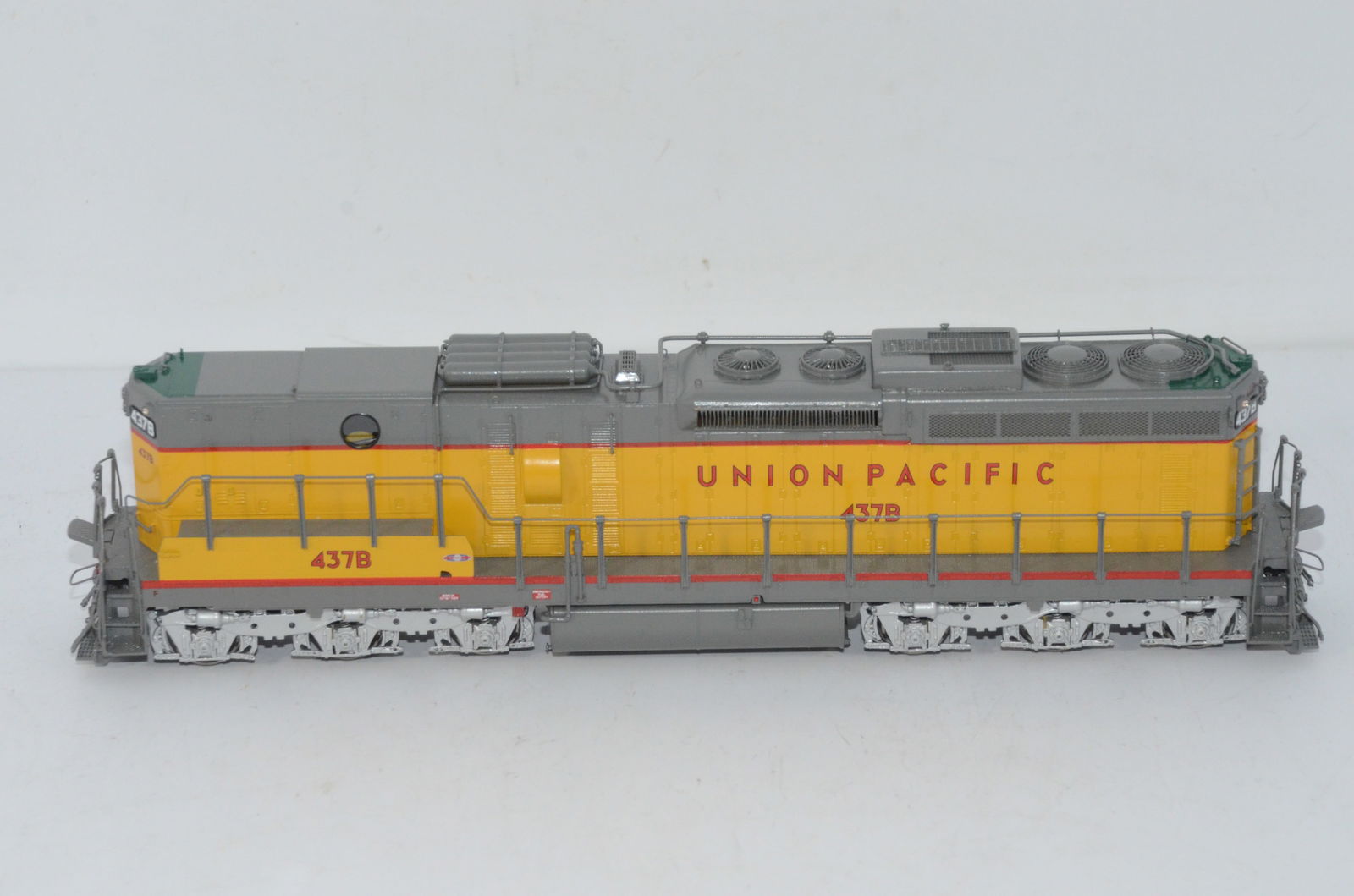 Union Pacific RR SD24B Diesel Locomotive-Overland Brass Models-HO Scale (1 of 7)