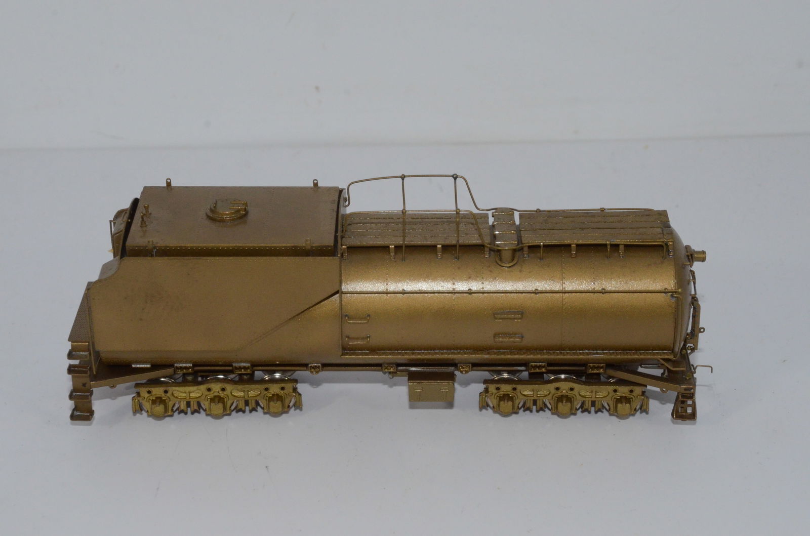 Vanderbilt Steam Locomotive Brass Tender-HO Scale: This is a brass Vanderbilt steam locomotive tender. Not marked with a manufacturer. Looks to be new, but we are marking it as used. Not in its original box, but fine condition!