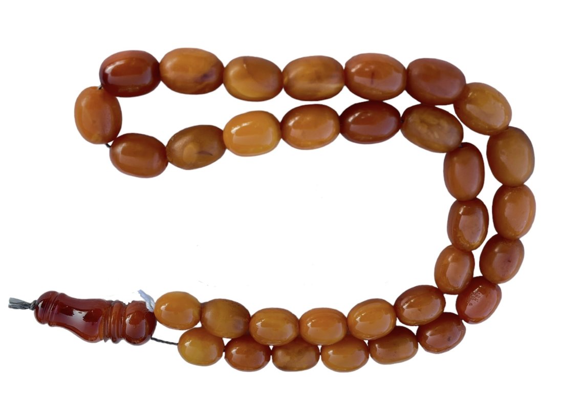 Antique Original Islamic Natural Amber Beads 20.40 Grams: Antique Original Islamic Natural Amber Beads 20.40 Grams. This lot is part of a family heirloom collection of Dr Hassan Y K Ghaly in Saudi Arabia and the UK. FREE PACKING AND SHIPPING UK/Worldwide for