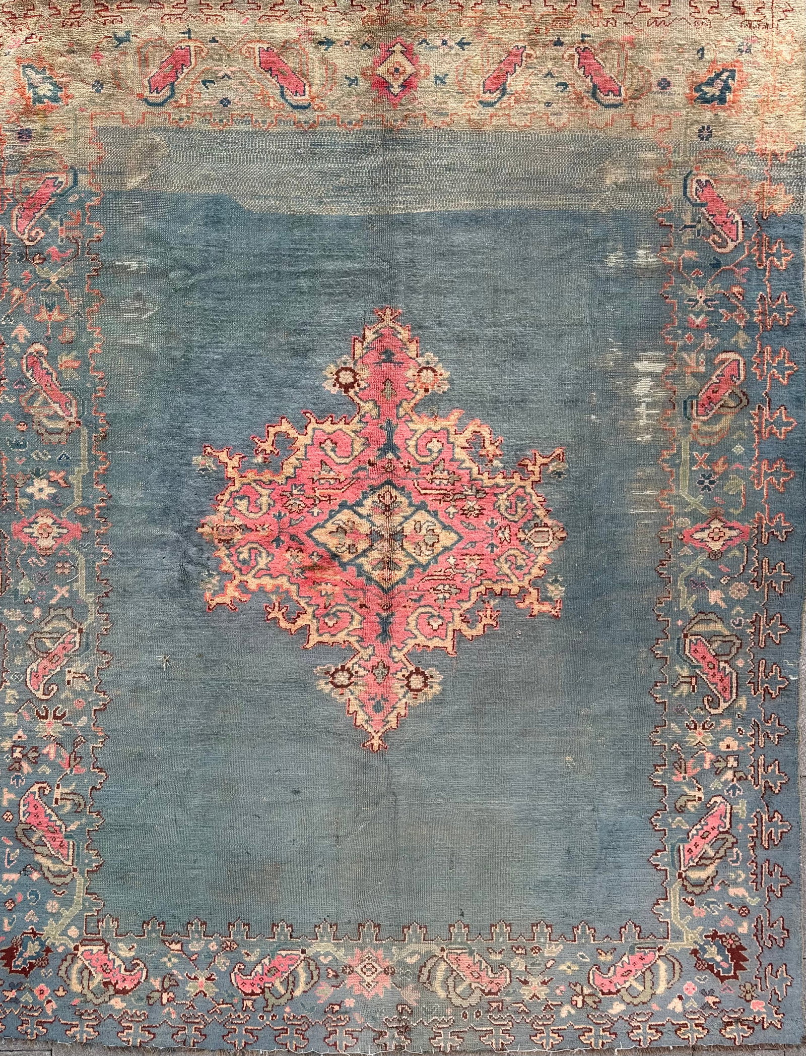 Antique Large Turkish Ushak Wool On Wool Foundation Circa 1890: Antique Large Turkish Ushak Wool On Wool Foundation Circa 1890. Size: 346 cm x 277 cm ( 109 ins x 136 ins). TORG AUCTIONS offers bespoke packing and international and domestic shipping logistics for s