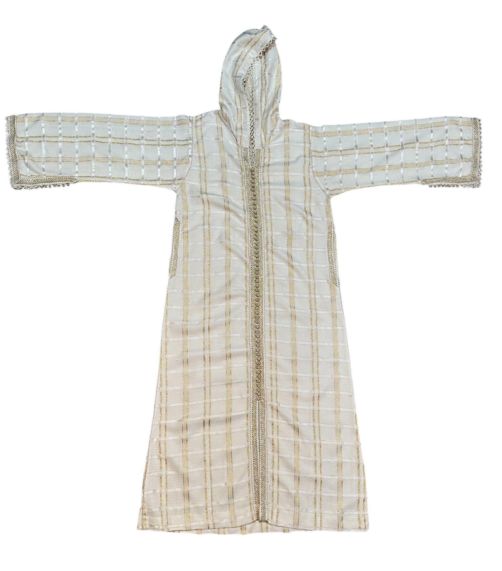 Vintage Moroccan Djellaba With Silk and Gold thread. Circa 1950: Vintage Moroccan Djellaba With Silk and Gold thread. Circa 1950. Size: 126 cms x 147 cms (49 ins x 58 ins). TORG AUCTIONS offers bespoke packing and international and domestic shipping logistics for s