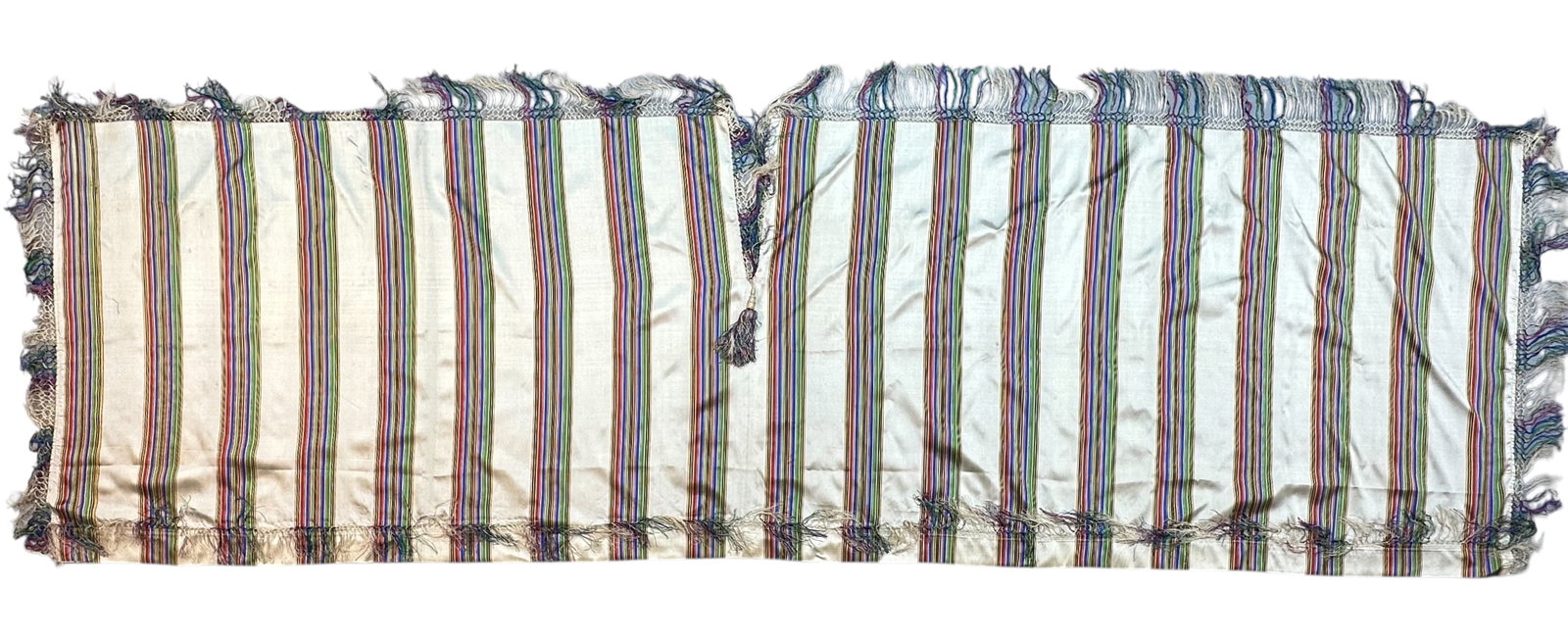 Large Antique Syrian Damascene Textile Jewish Shoulder Cover Silk on Silk Circa 1900: Large Antique Syrian Damascene Textile Jewish Shoulder Cover Silk on Silk Circa 1900. Size 252 cms x 104 cms (43 ins x 41 ins). TORG AUCTIONS offers bespoke packing and international and domestic ship