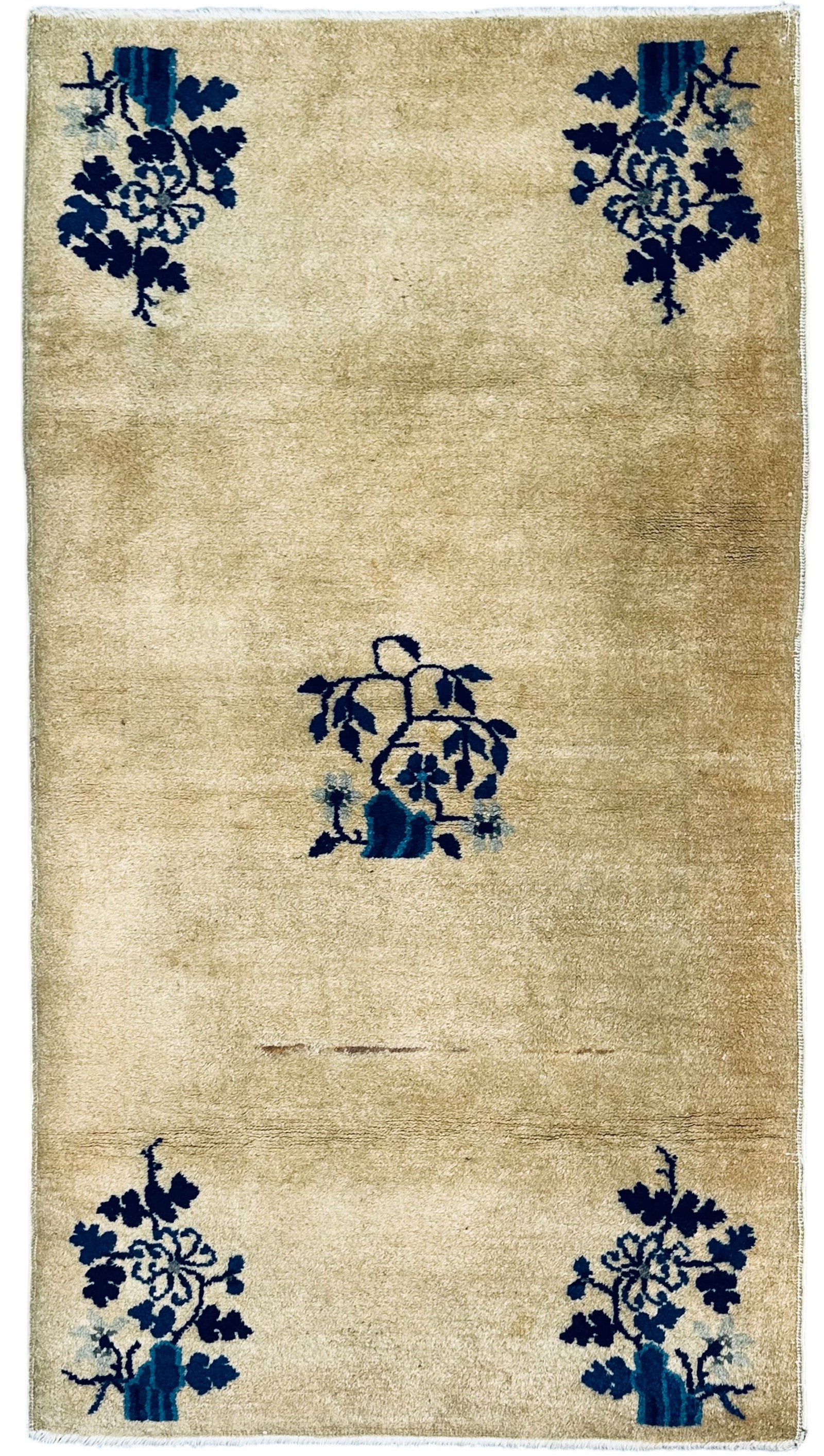 Antique Chinese Peking Rug Wool On Cotton Foundation Circa 1900: Antique Chinese Peking Rug Wool On Cotton Foundation Circa 1900. Size: 132 cms x 72 cms (52 ins x 28 ins). TORG AUCTIONS offers bespoke packing and international and domestic shipping logistics for so