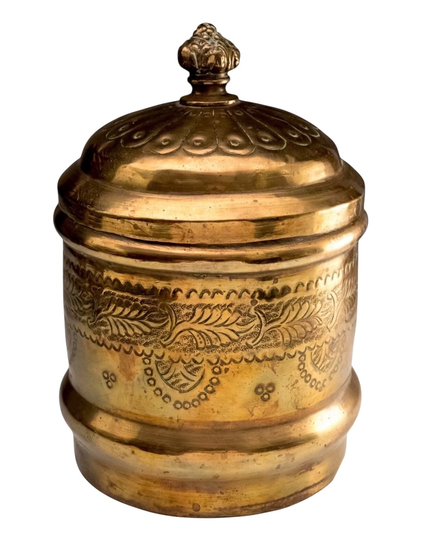 Antique Ottoman Turkish Sugar Boot Brass With Cintamani Circa 1750: Antique Ottoman Turkish Sugar Boot Brass With Cintamani Circa 1750. Size: 18 cm x 12 cm (7 ins x 4.5 ins). TORG AUCTIONS offers bespoke packing and international and domestic shipping logistics for so