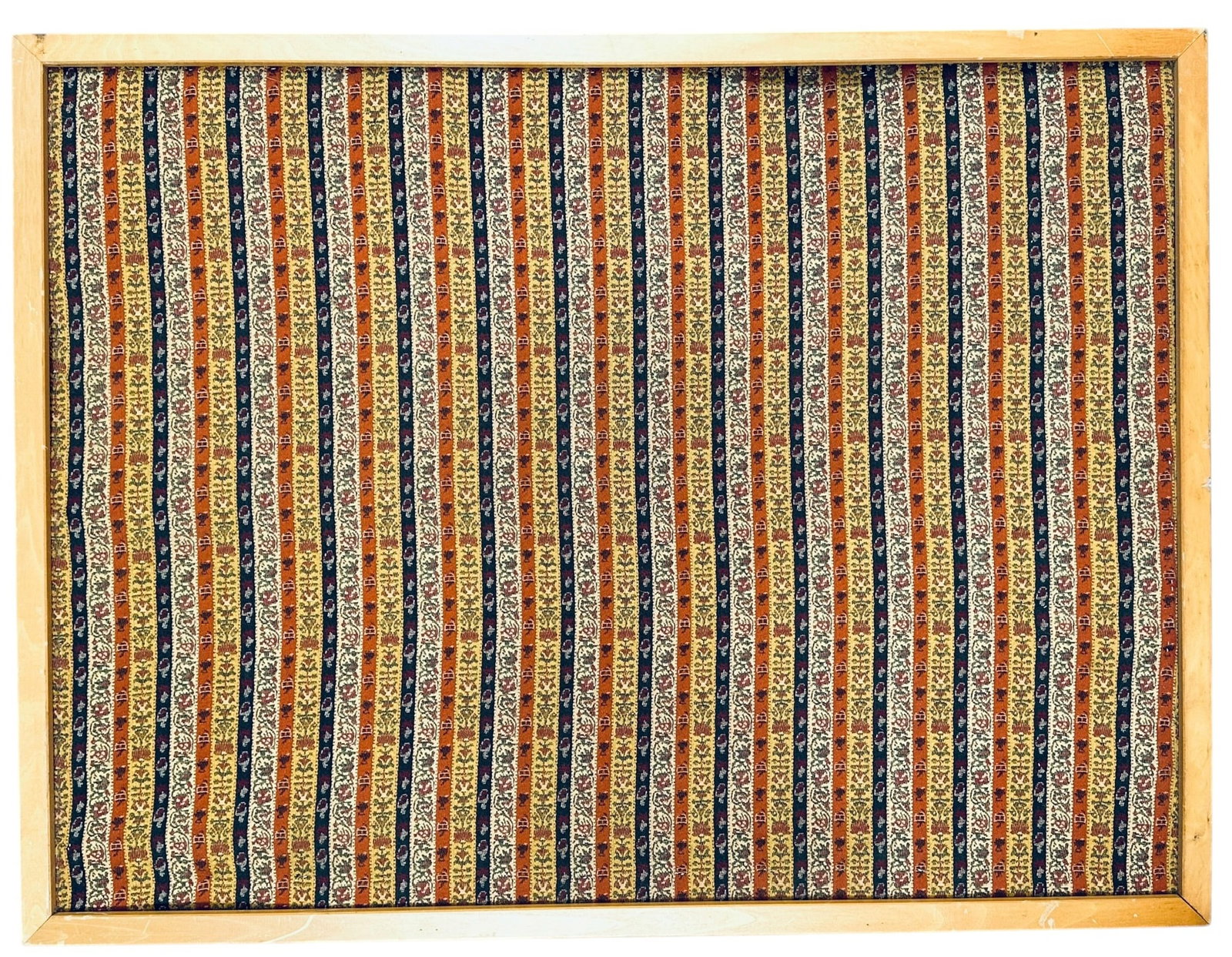 Antique Syrian Textile Silk On Silk Foundation Circa 1930: Antique Syrian Textile Silk On Silk Foundation Circa 1930. Size: 87 cm x 64 cm ( 34 ins x 25 ins). TORG AUCTIONS offers bespoke packing and international and domestic shipping logistics for sold items