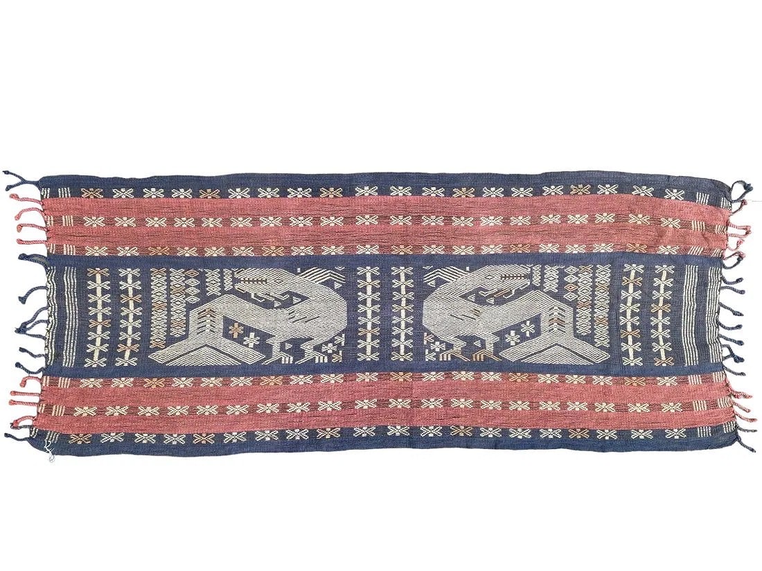 Decorative Indonesian Ikat. Cotton. Circa 1940. Size: 116 cms x 47 cms ( 46 ins x 19 ins ): Decorative Indonesian Ikat. Cotton. Circa 1940. Size: 116 cms x 47 cms (46 ins x 19 ins ). TORG AUCTIONS offers bespoke packing and international and domestic shipping logistics for sold items. Please
